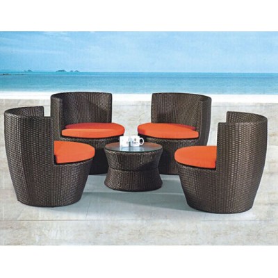 Foshan Wholesale Outdoor Furniture Synthetic Rattan Dining Table and Chairs Outdoor Garden Furniture