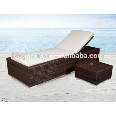 Weather-Resistant Outdoor Furniture Plastic Rattan Chaise Lounger Chairs Rattan Pool Sunbed