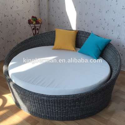 Top Popular Outdoor Moon Round Chaise Lounge Bed Rattan Sofa Daybed